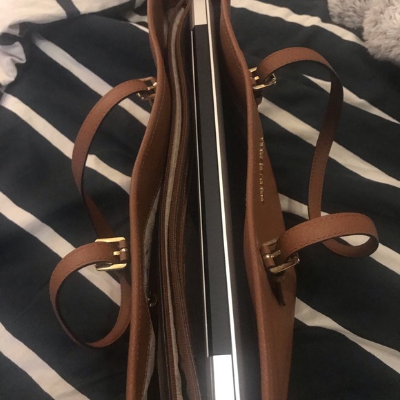 “SOLD”Authentic Michael Kors Jet Set bag - Picture 9 of 11